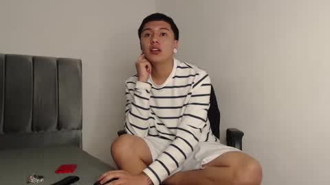 Snapshot of alex__lover chatting on December 27, 2024, 4:26 am Owen online show from December 27, 2024, 4:26 am