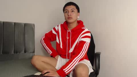 Snapshot of alex__lover chatting on December 28, 2024, 1:50 am Owen online show from December 28, 2024, 1:50 am