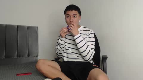 Snapshot of alex__lover chatting on December 31, 2024, 6:24 pm Owen online show from December 31, 2024, 6:24 pm