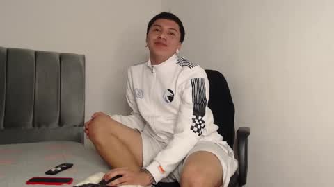 Snapshot of alex__lover chatting on January 5, 2025, 3:43 am Owen online show from January 5, 2025, 3:43 am