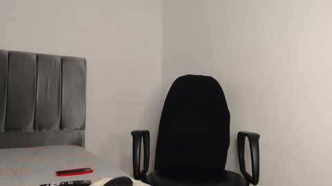 Snapshot of alex__lover chatting on January 15, 2025, 3:33 am Owen online show from January 15, 2025, 3:33 am