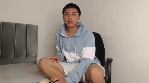 Snapshot of alex__lover chatting on January 25, 2025, 1:32 am Owen online show from January 25, 2025, 1:32 am