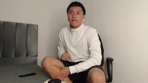 Snapshot of alex__lover chatting on January 31, 2025, 2:26 am Owen online show from January 31, 2025, 2:26 am