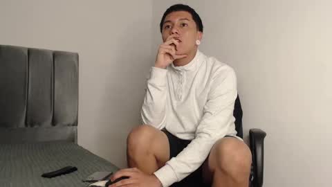 Snapshot of alex__lover chatting on January 31, 2025, 5:30 am Owen online show from January 31, 2025, 5:30 am