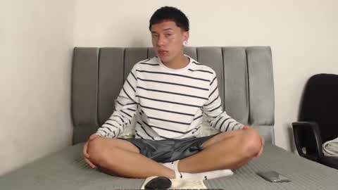 Snapshot of alex__lover chatting on February 1, 2025, 3:41 am Owen online show from February 1, 2025, 3:41 am