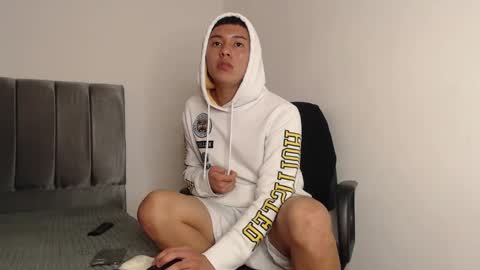 Snapshot of alex__lover chatting on February 4, 2025, 5:10 am Owen online show from February 4, 2025, 5:10 am