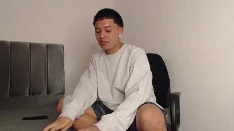 Snapshot of alex__lover chatting on February 7, 2025, 2:19 am Owen online show from February 7, 2025, 2:19 am