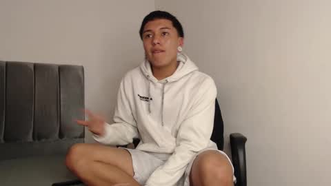 Snapshot of alex__lover chatting on February 12, 2025, 2:03 am Owen online show from February 12, 2025, 2:03 am