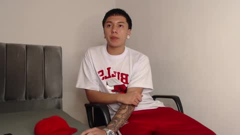 Snapshot of alex__lover chatting on February 15, 2025, 2:58 am Owen online show from February 15, 2025, 2:58 am