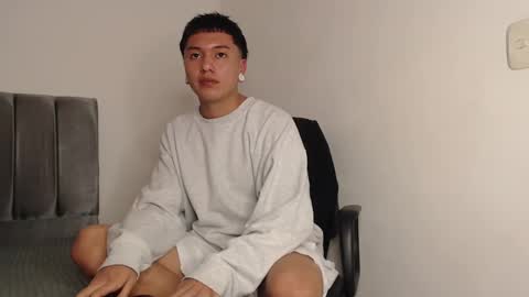 Snapshot of alex__lover chatting on February 22, 2025, 2:17 am Owen online show from February 22, 2025, 2:17 am