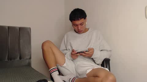 Snapshot of alex__lover chatting on February 22, 2025, 5:23 am Owen online show from February 22, 2025, 5:23 am