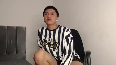 Snapshot of alex__lover chatting on September 17, 2025, 2:02 am Owen online show from September 17, 2025, 2:02 am