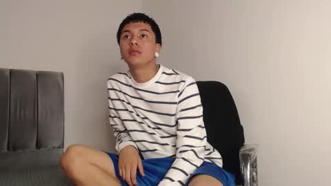 Snapshot of alex__lover chatting on September 25, 2025, 1:42 am Owen online show from September 25, 2025, 1:42 am