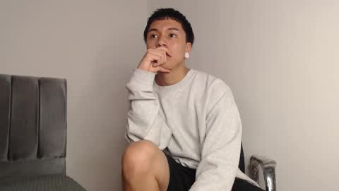 Snapshot of alex__lover chatting on September 26, 2025, 2:37 am Owen online show from September 26, 2025, 2:37 am