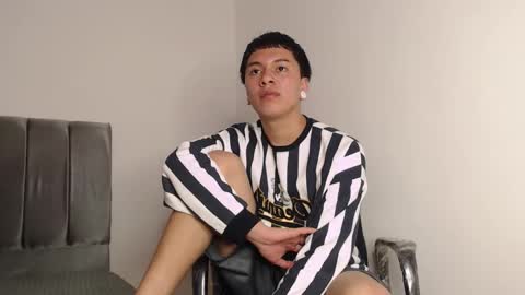 Snapshot of alex__lover chatting on September 30, 2025, 2:05 am Owen online show from September 30, 2025, 2:05 am