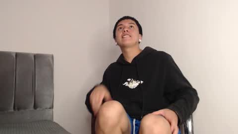 Snapshot of alex__lover chatting on October 1, 2025, 1:44 am Owen online show from October 1, 2025, 1:44 am