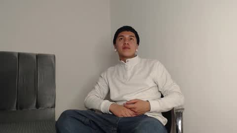 Snapshot of alex__lover chatting on October 2, 2025, 2:40 am Owen online show from October 2, 2025, 2:40 am