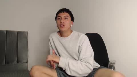 Snapshot of alex__lover chatting on October 4, 2025, 2:31 am Owen online show from October 4, 2025, 2:31 am