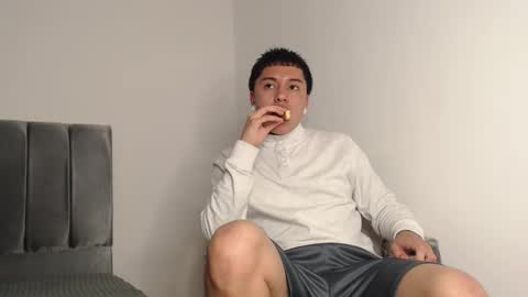 Snapshot of alex__lover chatting on October 16, 2025, 2:23 am Owen online show from October 16, 2025, 2:23 am