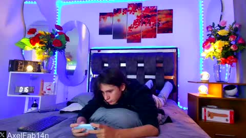 sneider online show from February 16, 2025, 6:43 pm