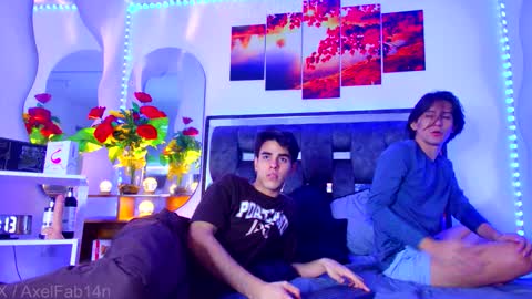 sneider online show from October 13, 2025, 8:42 pm