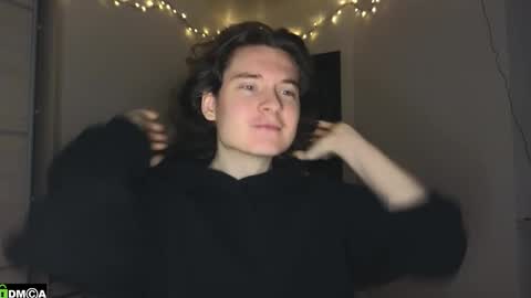 FAVORITE online show from November 15, 2025, 12:19 am