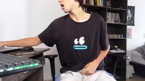 alex_connorr online show from October 31, 2025, 5:47 pm