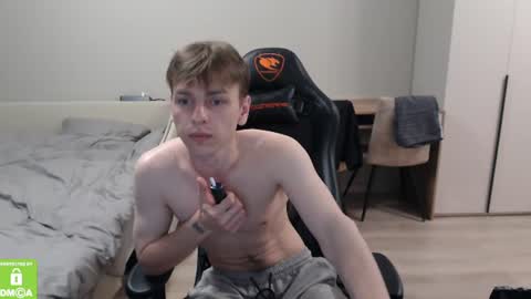 Snapshot of alex_gotcha chatting on July 12, 2026, 6:32 pm Alex online show from July 12, 2026, 6:32 pm
