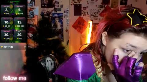 alex_howell online show from December 15, 2025, 8:02 pm