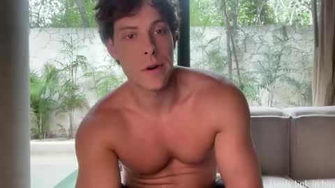 Snapshot of alex_islive chatting on June 1, 2026, 10:11 pm Alex Stone online show from June 1, 2026, 10:11 pm