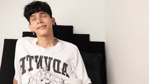 alex_mark_ online show from September 15, 2025, 7:25 pm