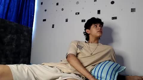 alex_mark_ online show from May 6, 2026, 6:13 pm