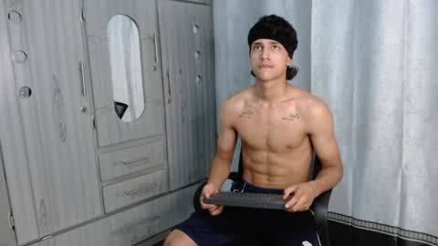 Snapshot of alex_martin47 chatting on July 3, 2026, 12:17 am alex online show from July 3, 2026, 12:17 am