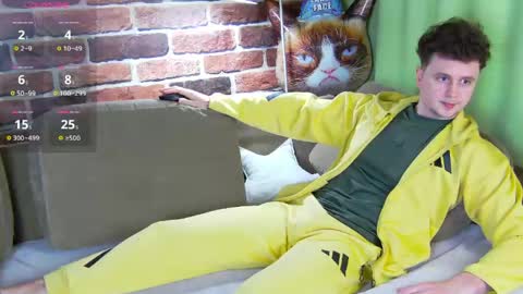 Snapshot of alex_onelove chatting on May 14, 2026, 2:46 pm Alex online show from May 14, 2026, 2:46 pm