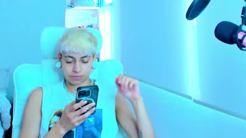 Residente0xxx online show from November 24, 2025, 6:18 pm