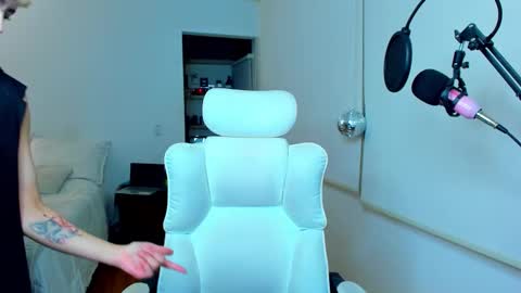 Residente0xxx online show from February 6, 2026, 6:40 am