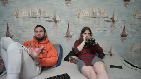 Alex and Sarah online show from October 15, 2025, 6:19 pm