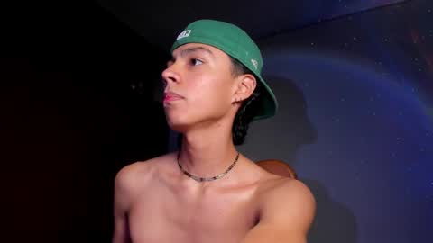 Snapshot of alex_sweet_69 chatting on September 22, 2025, 1:24 pm Alex online show from September 22, 2025, 1:24 pm