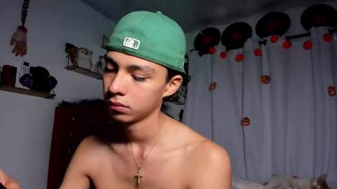 Snapshot of alex_sweet_69 chatting on October 4, 2025, 2:04 pm Alex online show from October 4, 2025, 2:04 pm