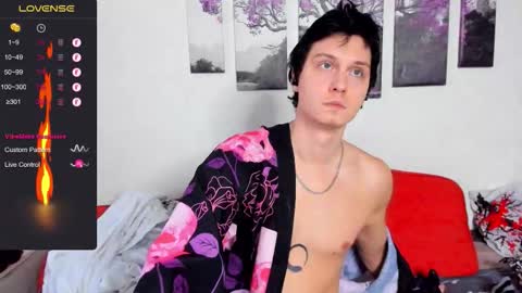 Alex WandHot online show from November 8, 2025, 8:25 am