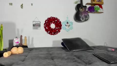 Alex Woll online show from December 22, 2024, 9:42 pm