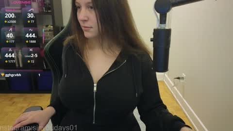 dont be afraid to click social media link its  working  just click on that  online show from November 18, 2025, 10:36 pm