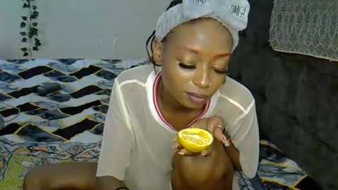 Snapshot of alexa_foxxie chatting on October 22, 2025, 2:34 am Alexa online show from October 22, 2025, 2:34 am