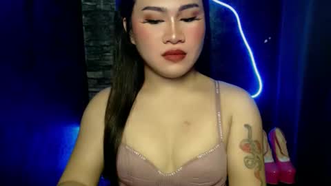 alexa_hansung online show from October 14, 2025, 4:08 pm