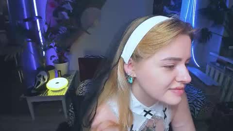 alexa_pirs online show from October 29, 2025, 3:25 pm