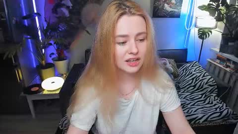 alexa_pirs online show from December 4, 2025, 9:23 pm