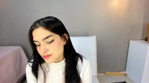 Alexa Thaylor online show from December 12, 2024, 2:22 pm