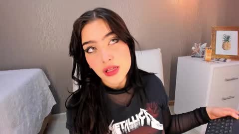Alexa Thaylor online show from December 25, 2024, 9:00 pm