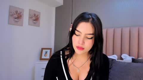 Alexa Thaylor online show from December 31, 2024, 6:02 pm