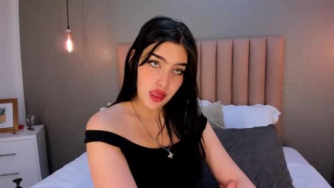 Alexa Thaylor online show from December 31, 2024, 9:06 pm